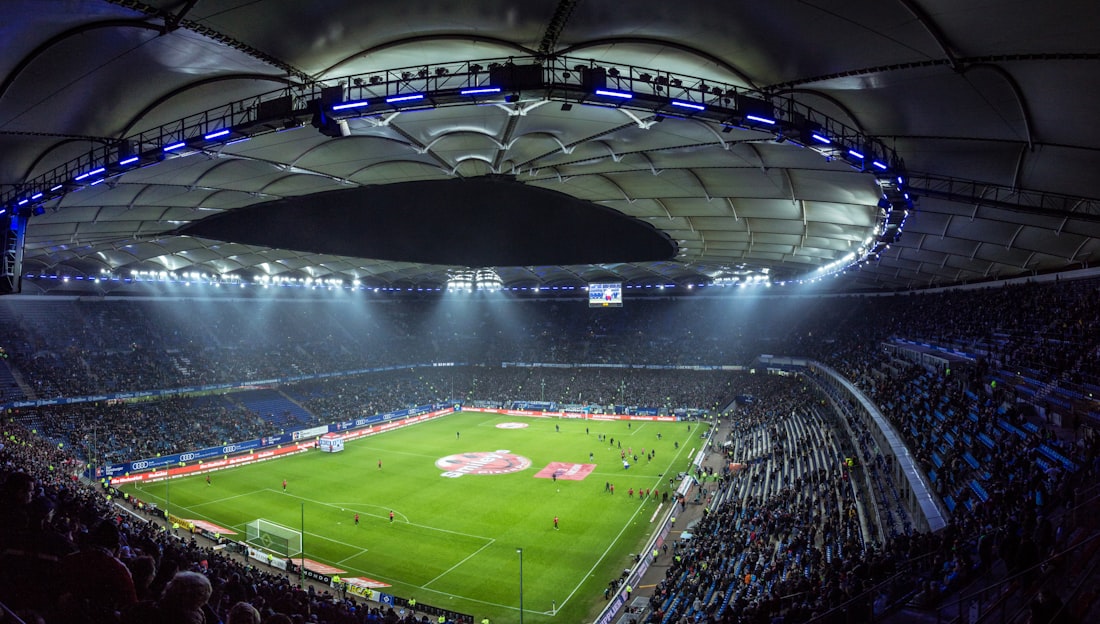 Stadion olahraga besar saat pertandingan